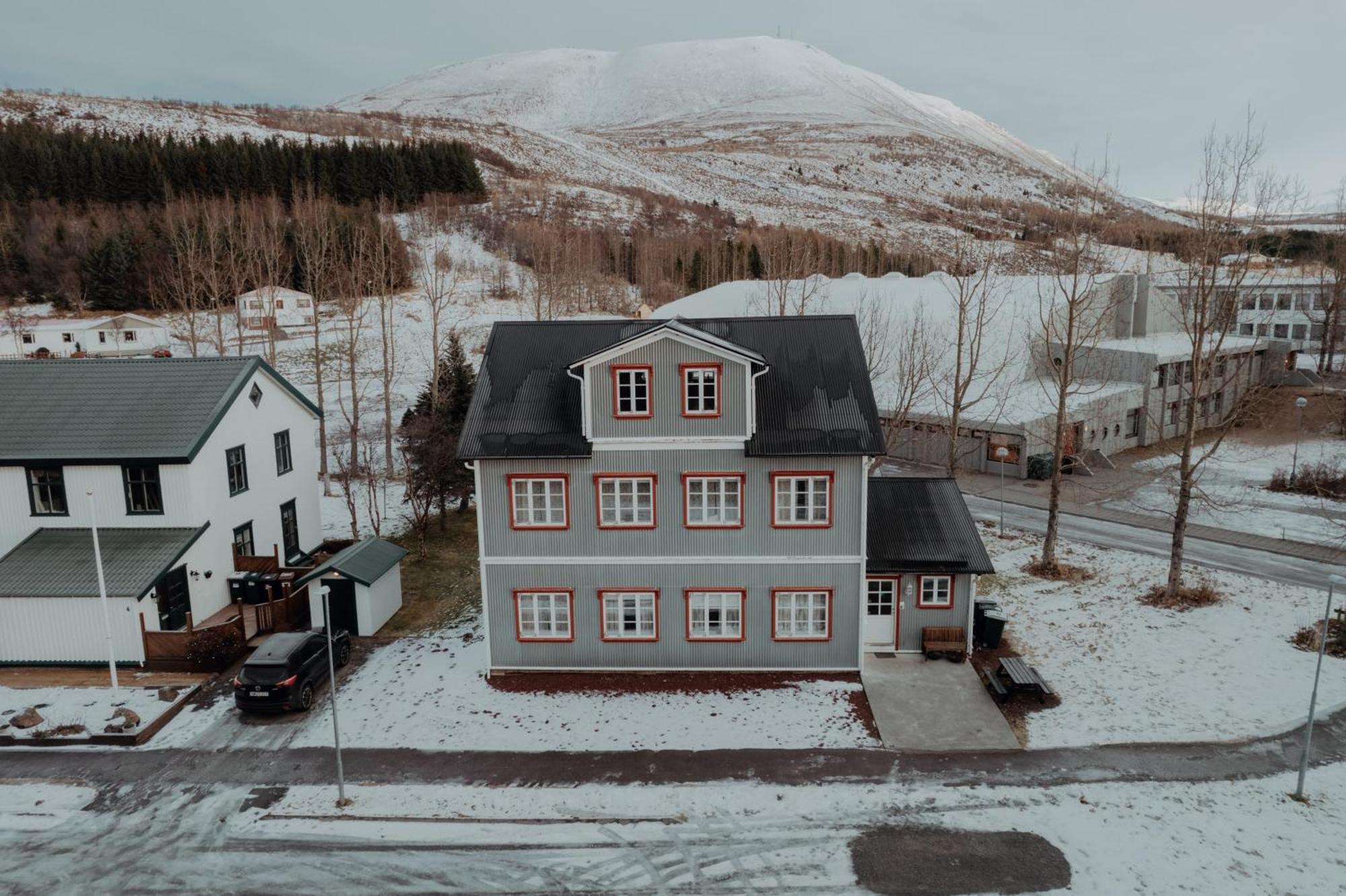 Gamli Skólinn Húsavík Exteriör bild