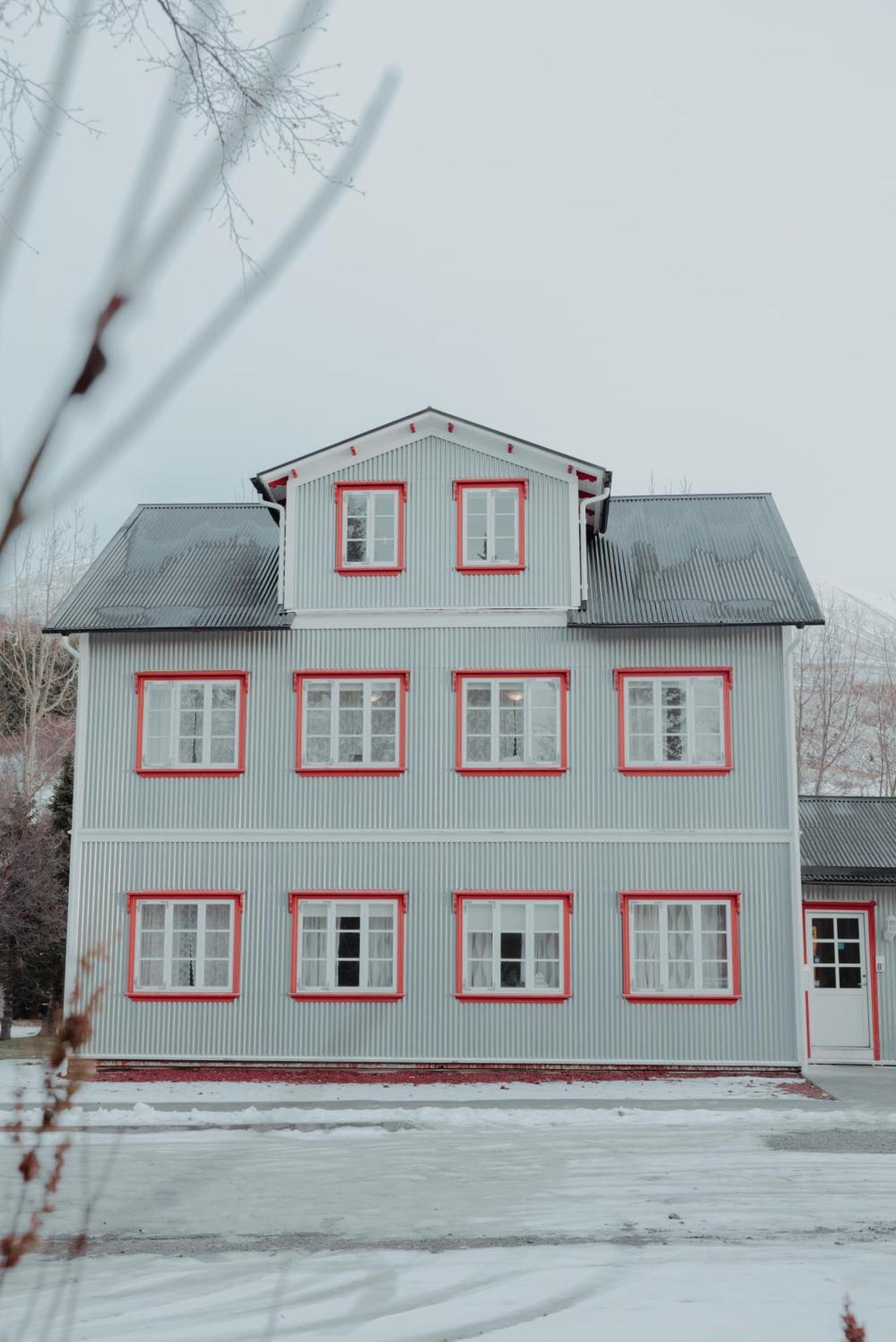 Gamli Skólinn Húsavík Exteriör bild