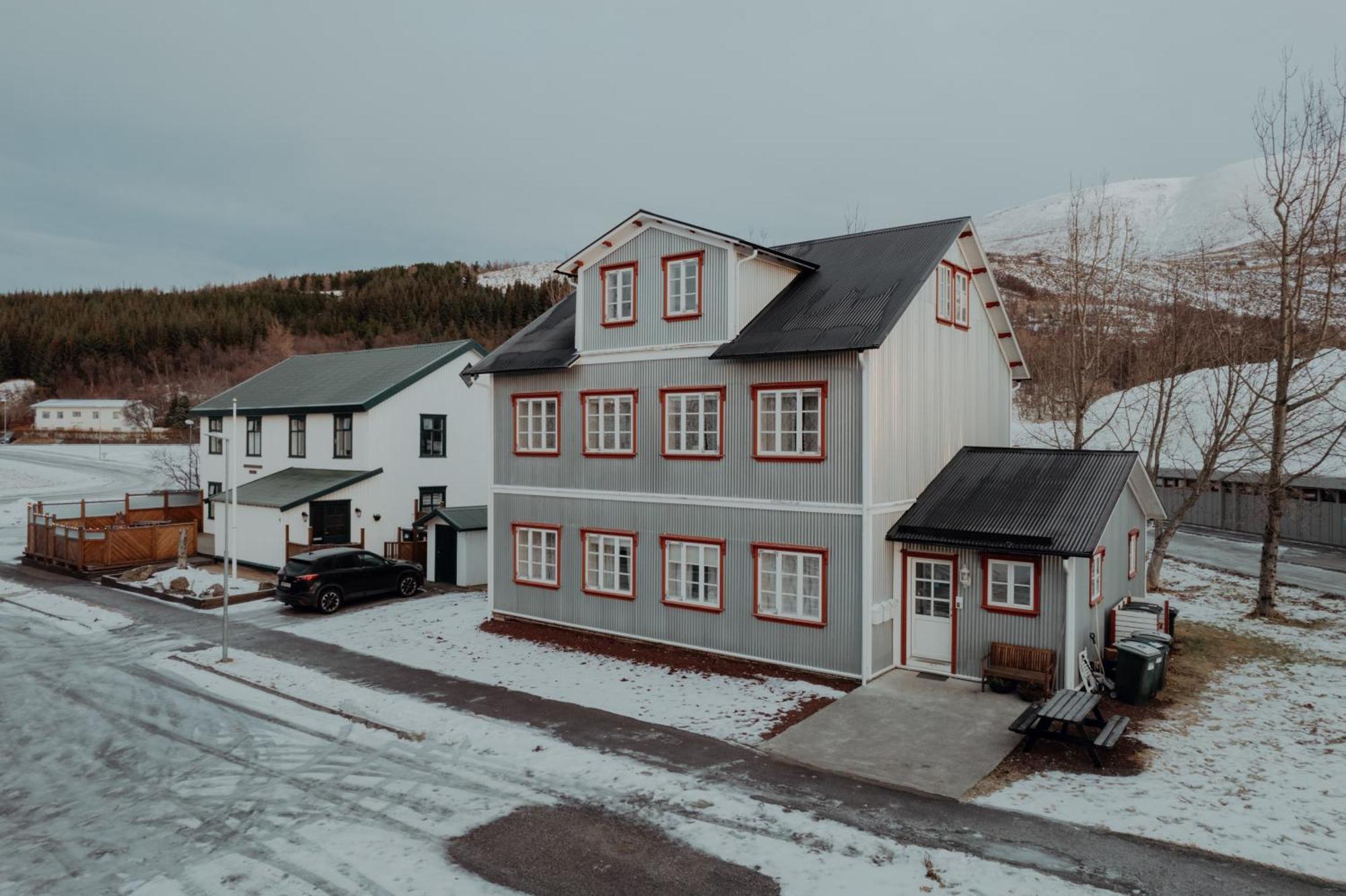Gamli Skólinn Húsavík Exteriör bild