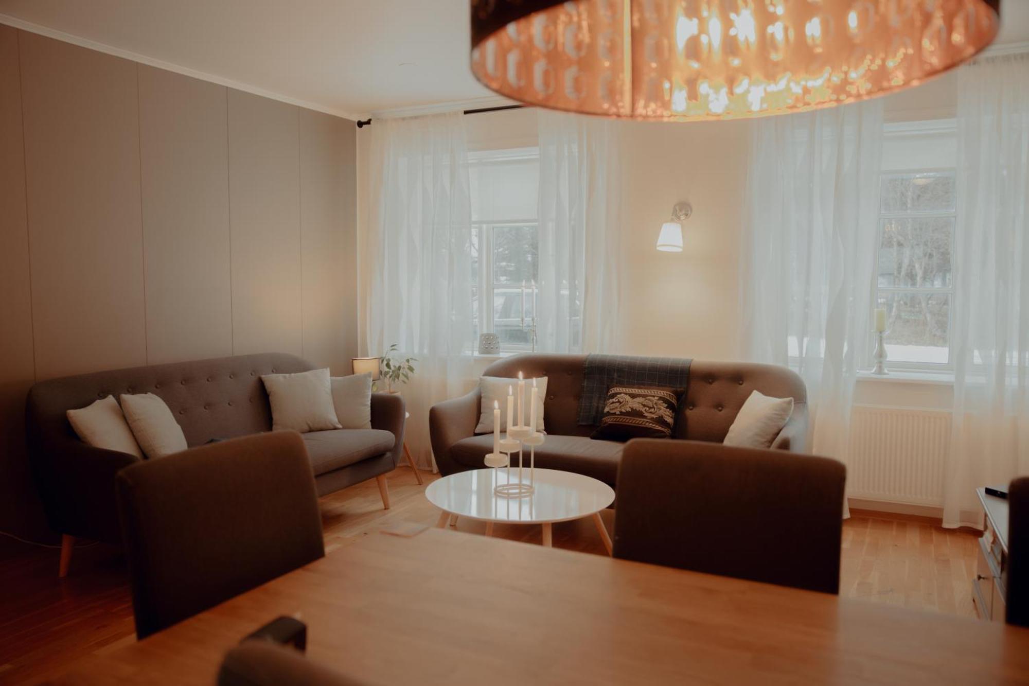 Gamli Skólinn Húsavík Exteriör bild