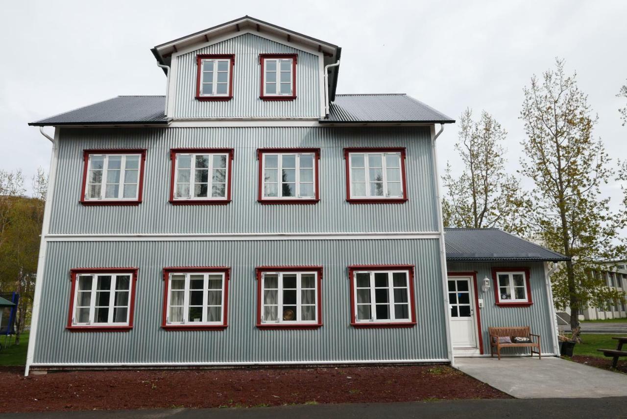 Gamli Skólinn Húsavík Exteriör bild